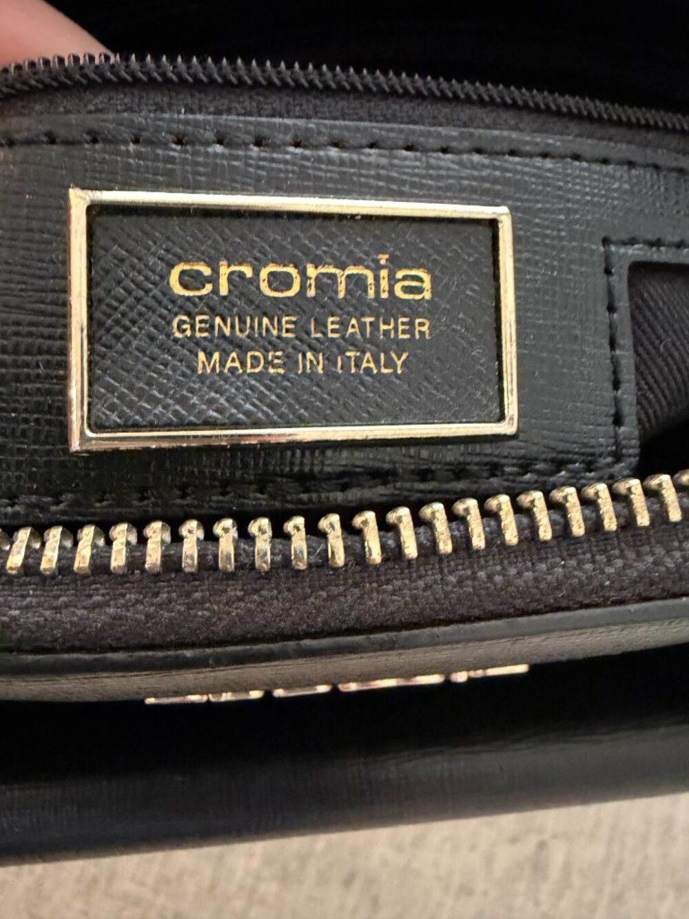 Classic Italian Leather Black Cromia Satchel w/Removeable Clutch and Purse Pouch - Picture 5 of 16